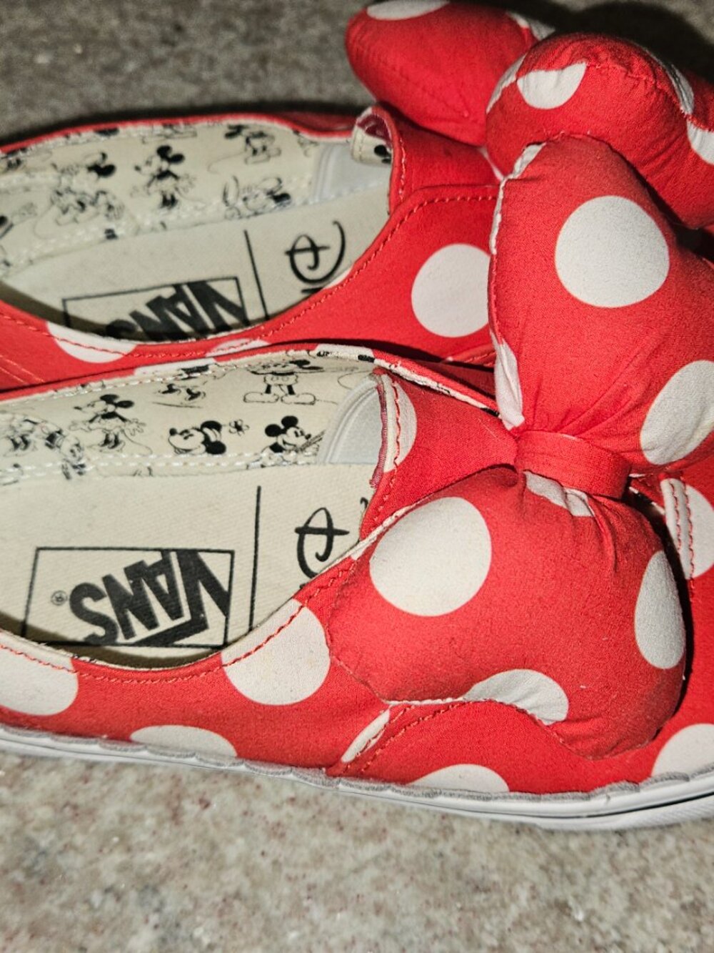 Vans Disney Authentic "MINNIE'S BOW" Sneakers sz 7.5 {101-1} - Picture 3 of 9